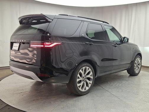 2026 Land Rover Discovery Tempest Edition