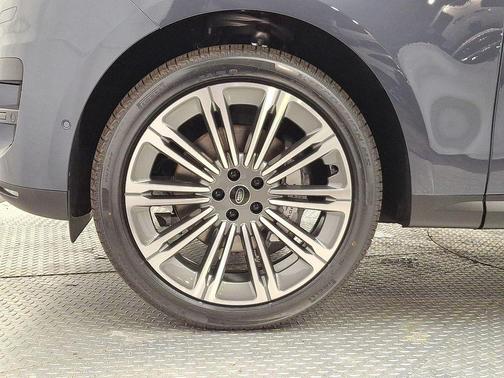 2025 Land Rover Range Rover Sport P360 SE