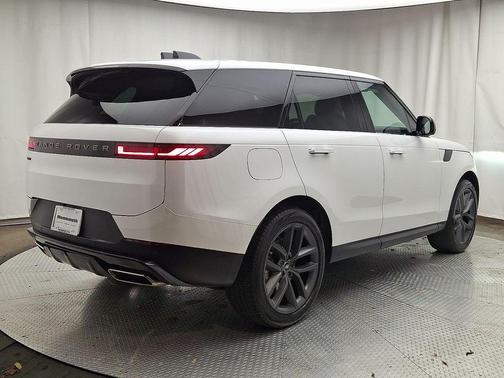 2024 Land Rover Range Rover Sport SE