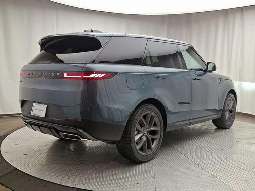 2025 Land Rover Range Rover Sport P360 SE