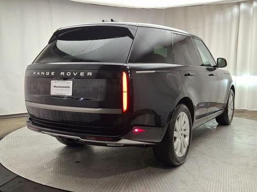 2025 Land Rover Range Rover P400 SE