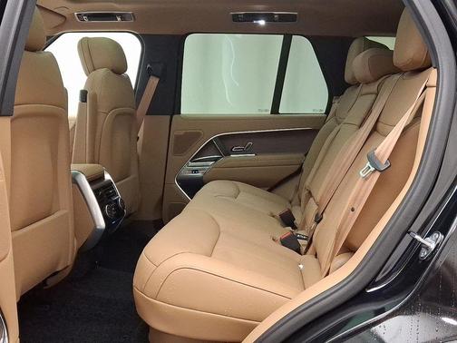 2025 Land Rover Range Rover P400 SE