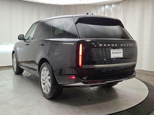 2025 Land Rover Range Rover P400 SE