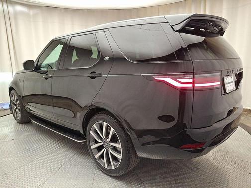 2024 Land Rover Discovery P300 Dynamic SE