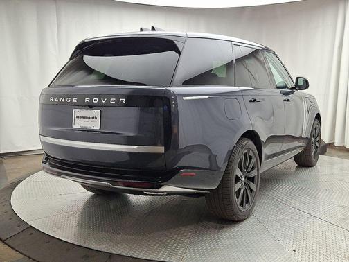 2025 Land Rover Range Rover P550e Autobiography