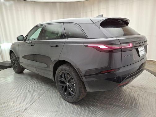 2026 Land Rover Range Rover Velar Dynamic SE