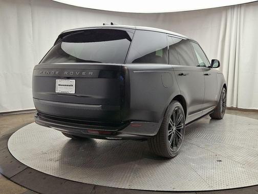 2025 Land Rover Range Rover P400 SE 7 Seat