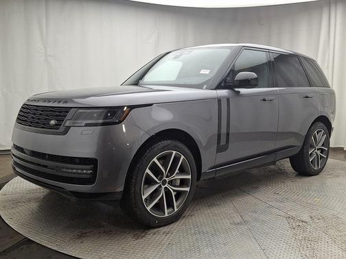 2026 Land Rover Range Rover P550e SE