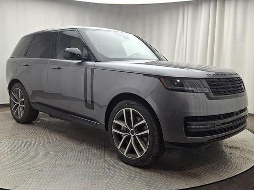 2026 Land Rover Range Rover P550e SE