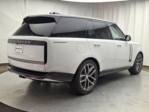 2025 Land Rover Range Rover P400 SE