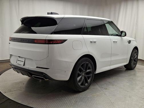Fuji White 2024 Land Rover Range Rover Sport Dynamic SE