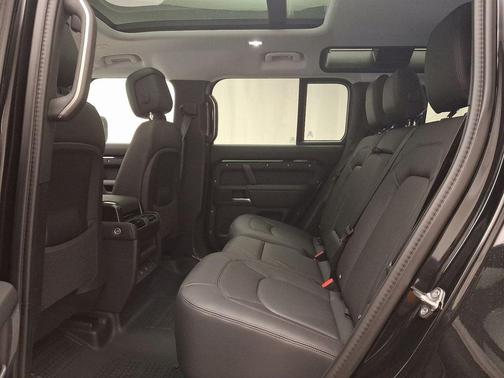 2025 Land Rover Defender P400 S