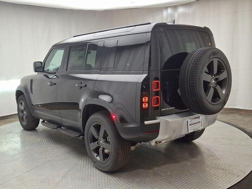 2025 Land Rover Defender P400 S