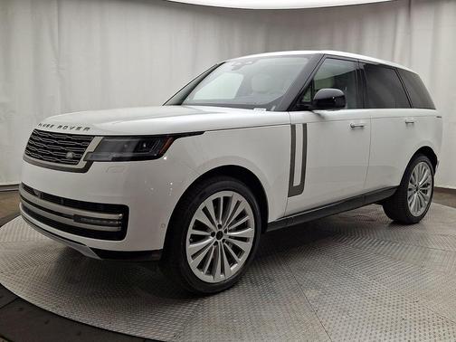Fuji White 2026 Land Rover Range Rover P400 SE