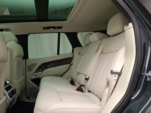 2025 Land Rover Range Rover P530 SE