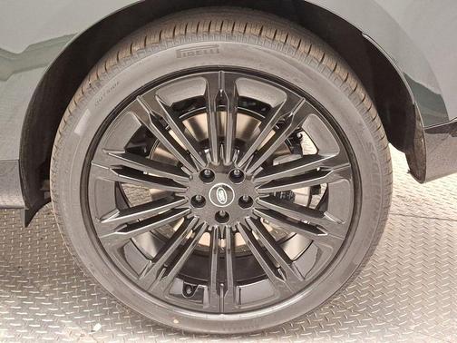 2025 Land Rover Range Rover P530 SE