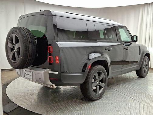2025 Land Rover Defender P400 S