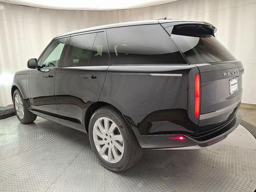 2025 Land Rover Range Rover P400 SE