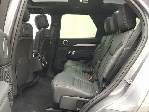 2025 Land Rover Discovery P360 Dynamic SE