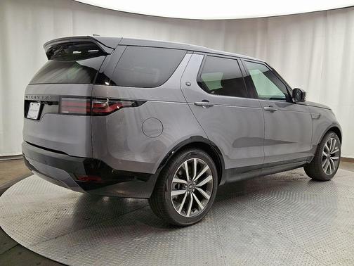 2025 Land Rover Discovery P360 Dynamic SE