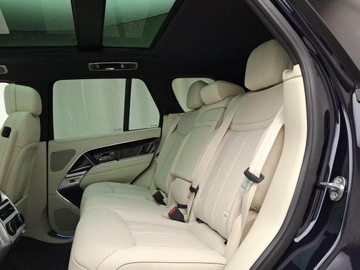 2025 Land Rover Range Rover P400 SE