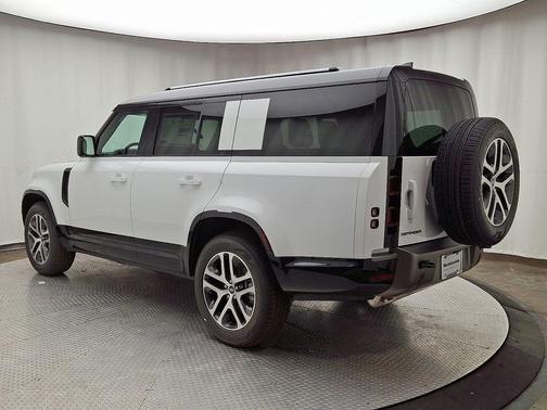 2025 Land Rover Defender P400 X-Dynamic SE