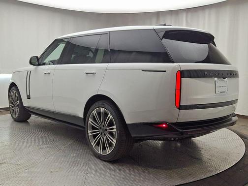 2026 Land Rover Range Rover SE