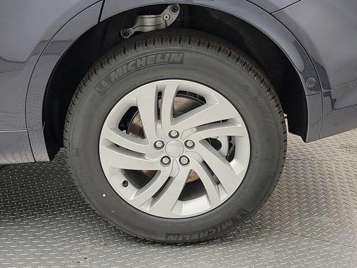 2025 Land Rover Discovery Sport S