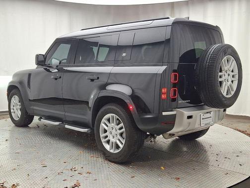 2024 Land Rover Defender P300