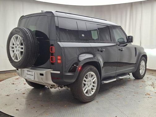 2024 Land Rover Defender P300