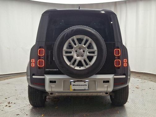 2024 Land Rover Defender P300