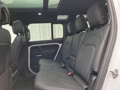 2025 Land Rover Defender P300