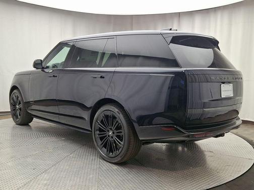 2025 Land Rover Range Rover P400 SE 7 Seat