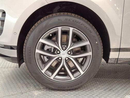 2026 Land Rover Range Rover Evoque Dynamic SE