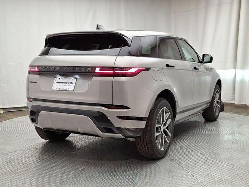 2026 Land Rover Range Rover Evoque Dynamic SE