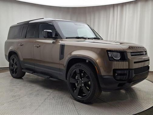 Gondwana Stone 2026 Land Rover Defender P300 S