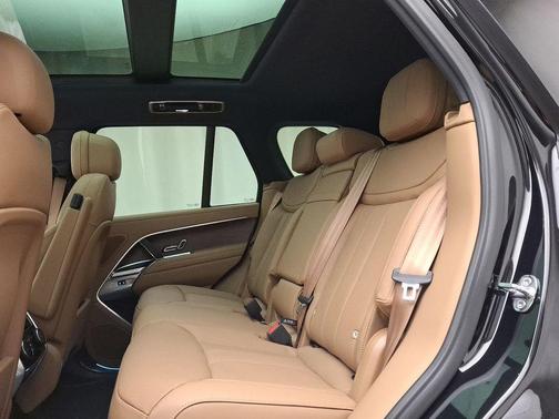 2025 Land Rover Range Rover P530 SE