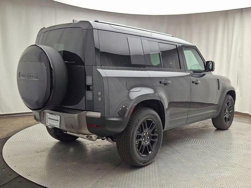 2026 Land Rover Defender 