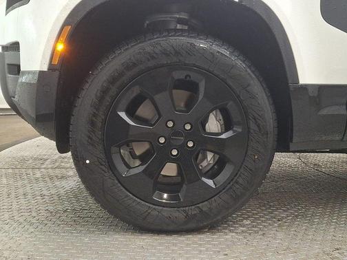 2026 Land Rover Defender P400 X-Dynamic SE