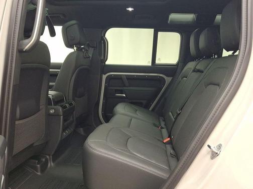 Borasco Grey 2026 Land Rover Defender P400 X-Dynamic SE