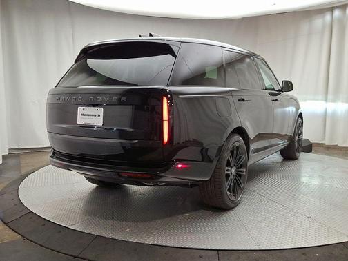 2025 Land Rover Range Rover P530 SE 7 Seat