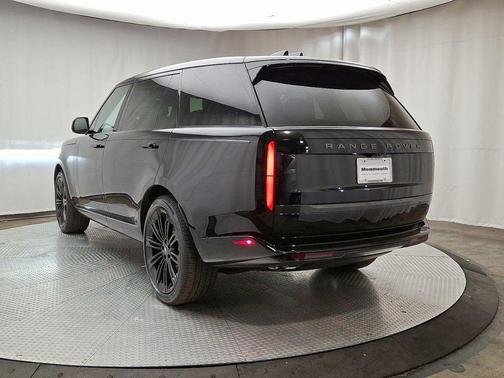 2025 Land Rover Range Rover P530 SE 7 Seat