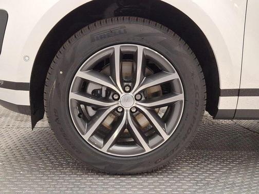 2026 Land Rover Range Rover Evoque S