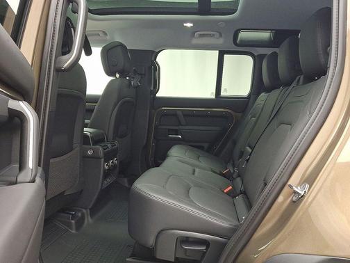 2026 Land Rover Defender 