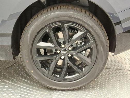 2026 Land Rover Range Rover Velar Dynamic SE