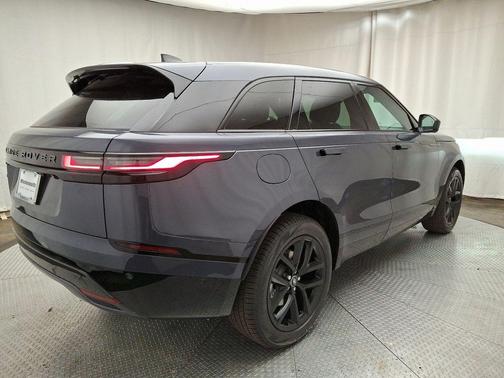 2026 Land Rover Range Rover Velar Dynamic SE