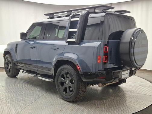 2023 Land Rover Defender X-DYNAMIC SE