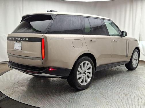 2026 Land Rover Range Rover SE