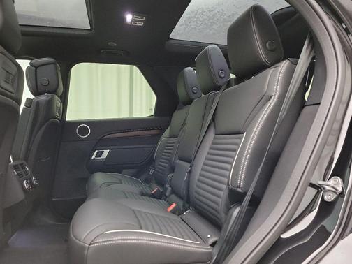 2024 Land Rover Discovery P360 Dynamic SE