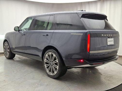 2025 Land Rover Range Rover P400 SE 7 Seat